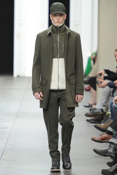 Look 14